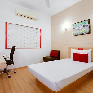 Red Fox By Lemon Tree Hotels, East *** Дели
